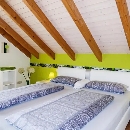 Nice In With 1 Bedrooms And Wifi * Ostrach